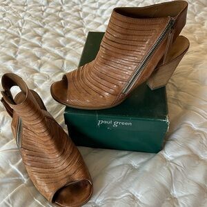 Paul Green taupe leather zip sandles